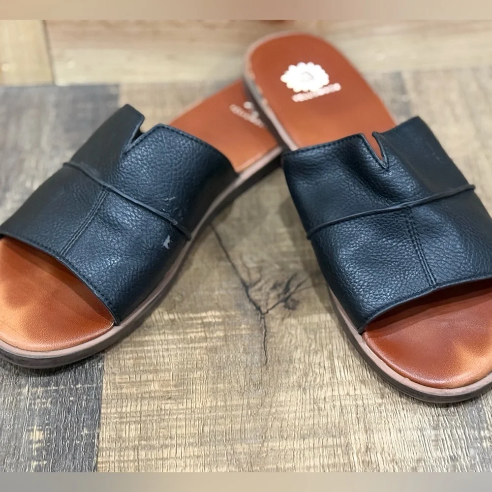 Women's Yellowbox Black Leather Slide Sandals - Classic Comfort - Picture 1 of 6